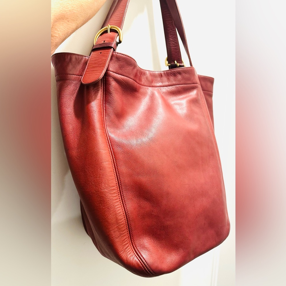 COACH Vintage Duffle SOHO XL cranberry Leather tote Bag - Picture 2 of 11
